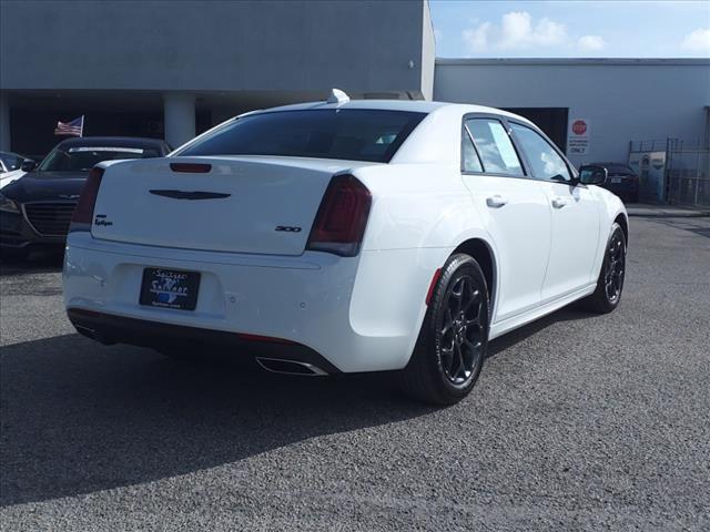 2022 Chrysler 300 Touring L AWD