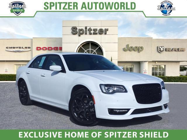 2022 Chrysler 300 Touring L AWD