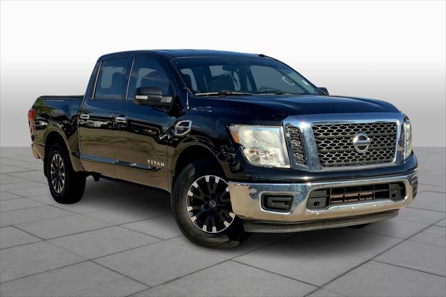 2017 Nissan TITAN SV