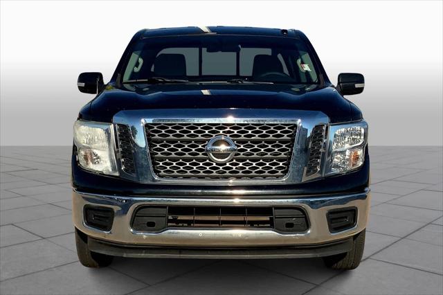 2017 Nissan TITAN SV