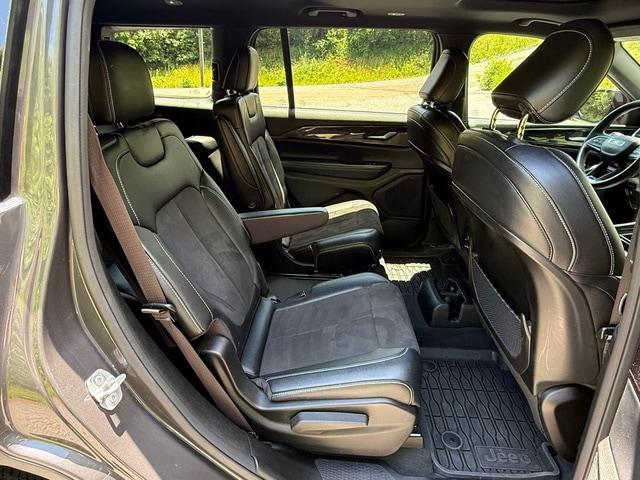 2023 Jeep Grand Cherokee L Altitude 4x4