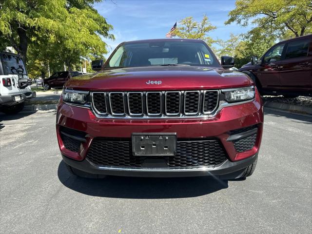 2023 Jeep Grand Cherokee Laredo 4x4