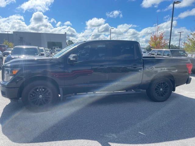 2018 Nissan TITAN SV