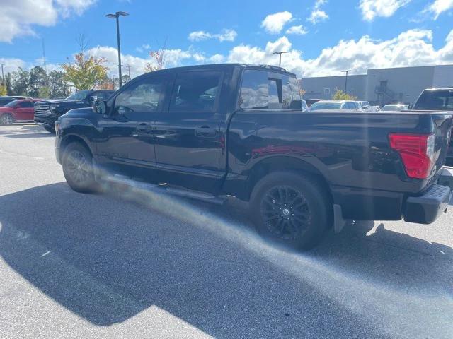 2018 Nissan TITAN SV