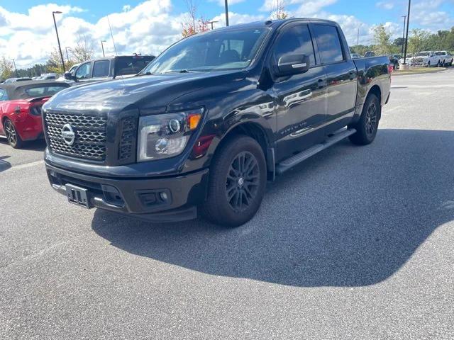 2018 Nissan TITAN SV