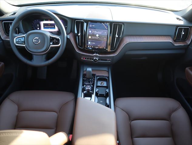 2025 Volvo XC60 Plug-In Hybrid Plus