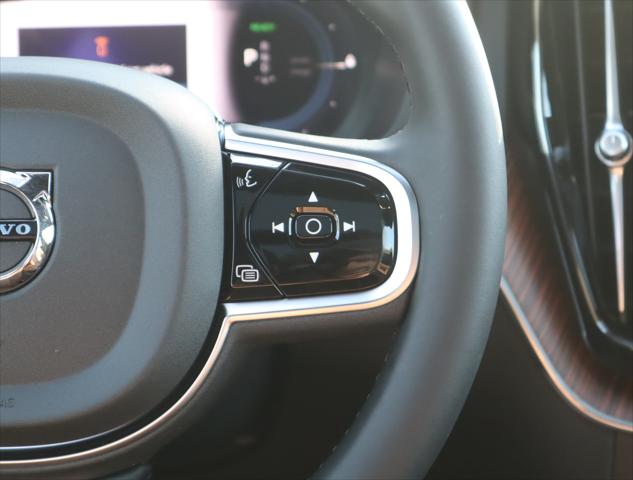 2025 Volvo XC60 Plug-In Hybrid Plus