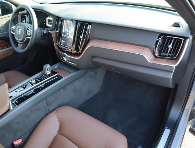 2025 Volvo XC60 Plug-In Hybrid Plus