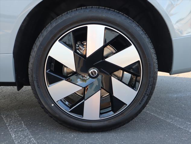 2025 Volvo XC60 Plug-In Hybrid Plus