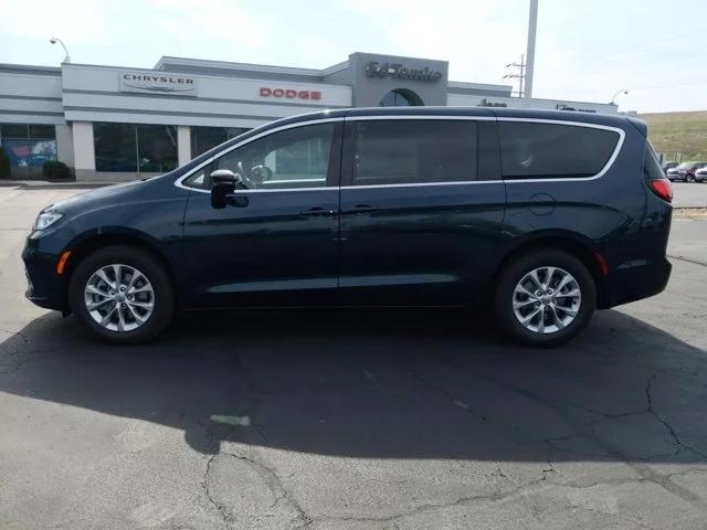 2025 Chrysler Pacifica PACIFICA SELECT AWD