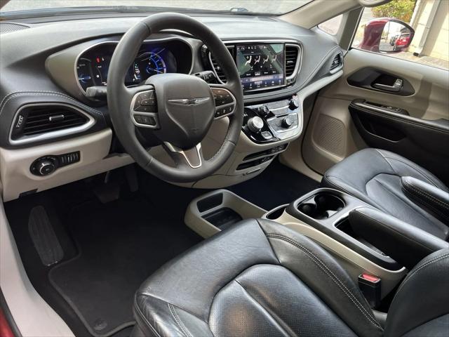 2022 Chrysler Pacifica Hybrid Touring L