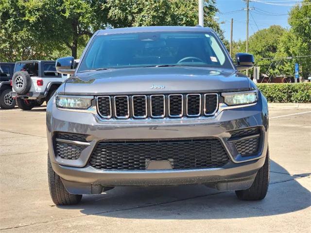 2023 Jeep Grand Cherokee Laredo 4x4