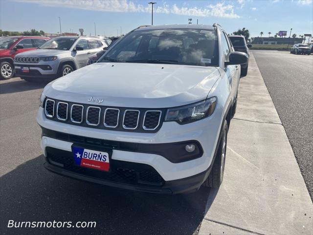 2025 Jeep Compass COMPASS LATITUDE 4X4