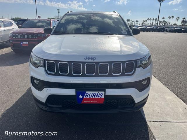 2025 Jeep Compass COMPASS LATITUDE 4X4