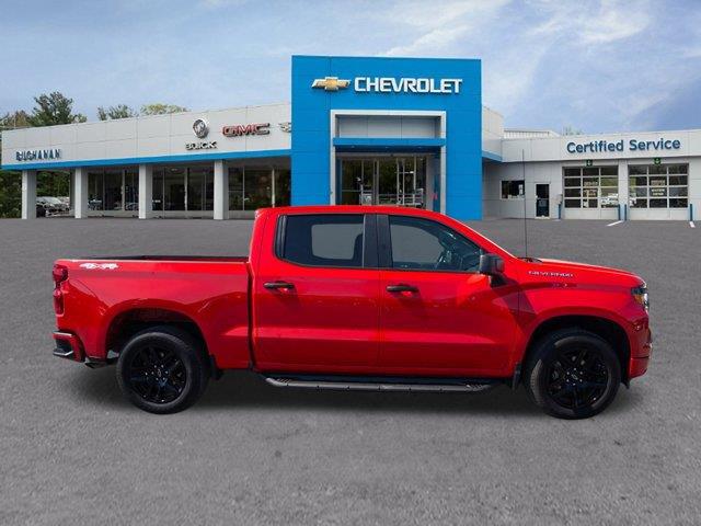 2023 Chevrolet Silverado 1500 4WD Crew Cab Short Bed Custom