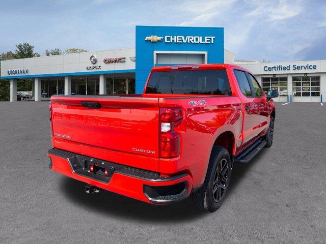 2023 Chevrolet Silverado 1500 4WD Crew Cab Short Bed Custom