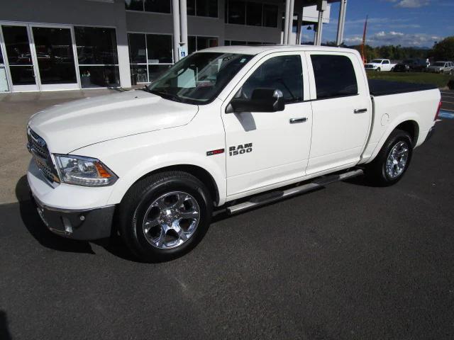 2017 RAM 1500 Laramie Crew Cab 4x4 57 Box