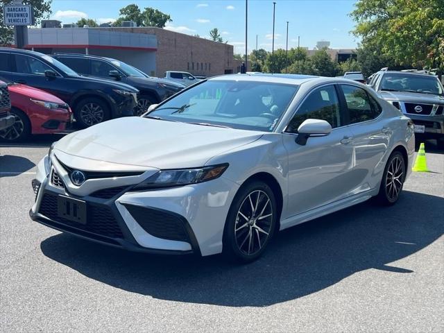 2024 Toyota Camry Hybrid SE