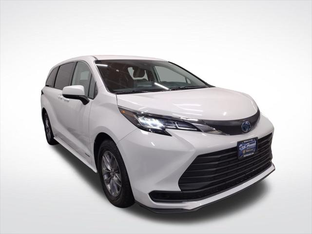 2021 Toyota Sienna LE