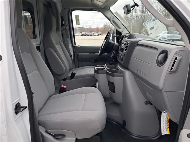 2025 Ford E-350 Cutaway 2025 FORD E-350 CUTAWAY CHASSIS 2DR 138 WB HD