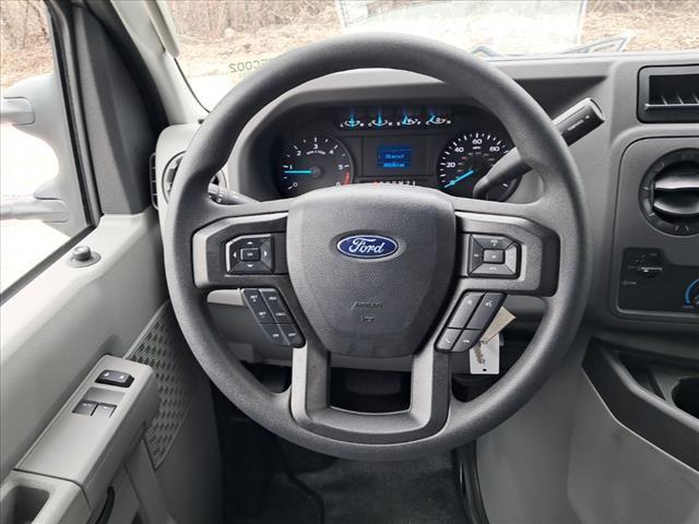 2025 Ford E-350 Cutaway 2025 FORD E-350 CUTAWAY CHASSIS 2DR 138 WB HD