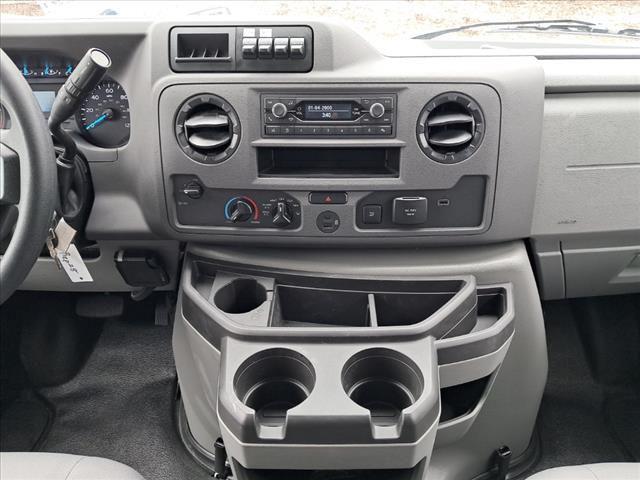 2025 Ford E-350 Cutaway 2025 FORD E-350 CUTAWAY CHASSIS 2DR 138 WB HD