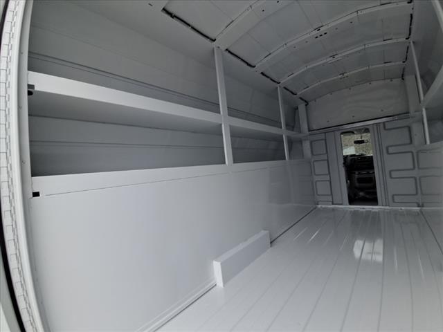 2025 Ford E-350 Cutaway 2025 FORD E-350 CUTAWAY CHASSIS 2DR 138 WB HD