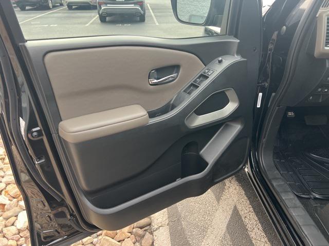 2023 Nissan Frontier Crew Cab SV 4x4
