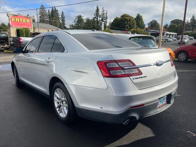 2013 Ford Taurus SE