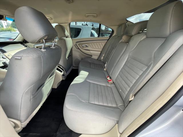 2013 Ford Taurus SE