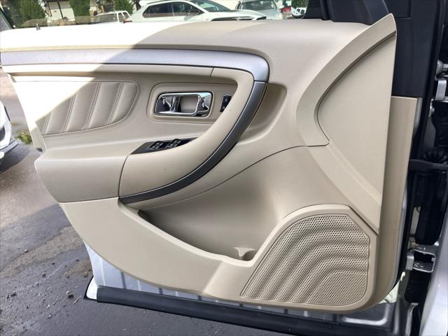 2013 Ford Taurus SE