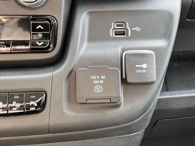 2025 Ram ProMaster Cargo Van SLT Low Roof 136" WB