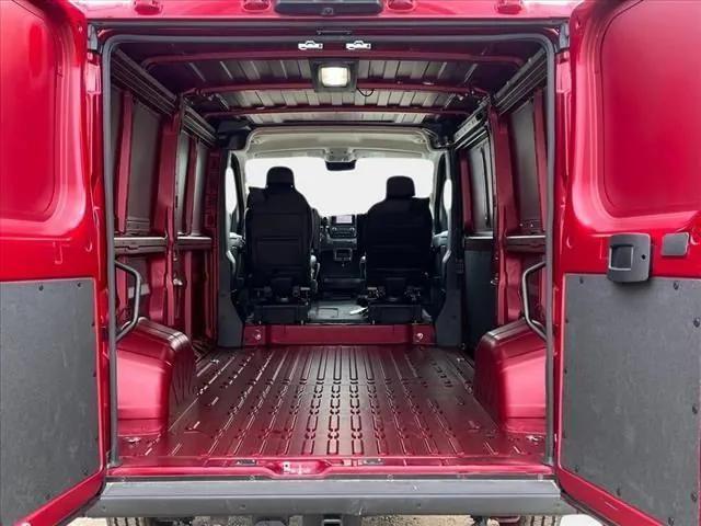 2025 Ram ProMaster Cargo Van SLT Low Roof 136" WB