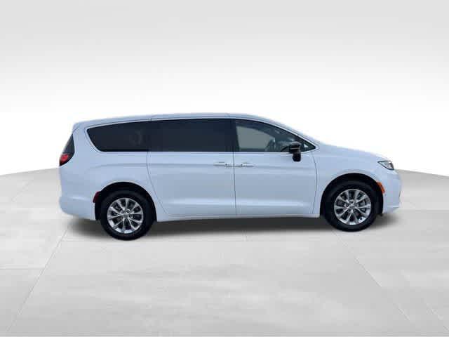 2025 Chrysler Pacifica PACIFICA SELECT AWD