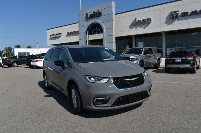 2025 Chrysler Pacifica PACIFICA SELECT