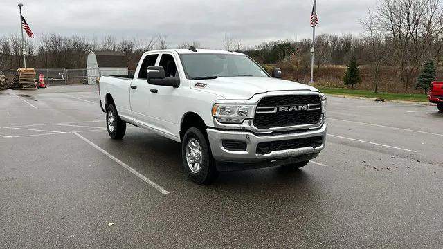 2024 RAM Ram 3500 RAM 3500 TRADESMAN CREW CAB 4X4 8 BOX