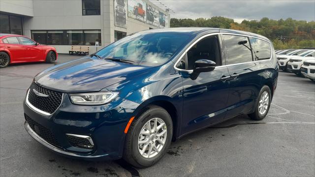 2025 Chrysler Pacifica PACIFICA SELECT