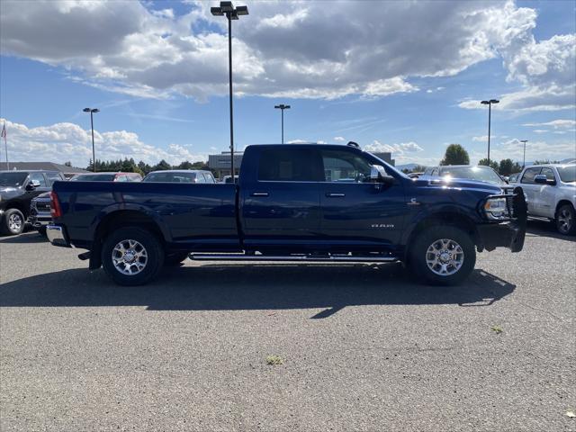 2020 RAM 3500 Laramie Crew Cab 4x4 8 Box