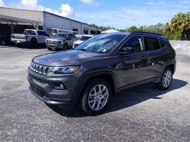 2024 Jeep Compass Latitude Lux FWD