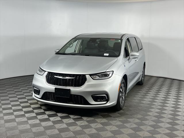 2022 Chrysler Pacifica Hybrid Touring L