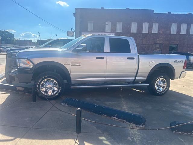 2017 RAM 2500 Tradesman Crew Cab 4x4 64 Box