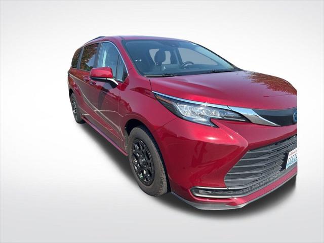 2022 Toyota Sienna LE