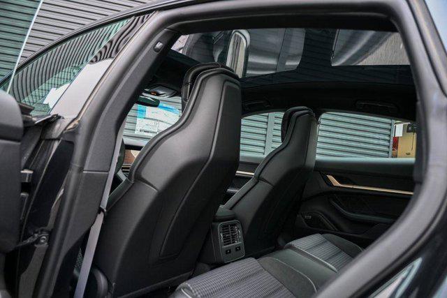 2025 Porsche Taycan 4S