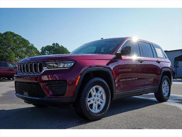 2023 Jeep Grand Cherokee Laredo 4x2