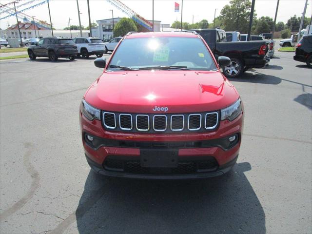 2025 Jeep Compass COMPASS LATITUDE 4X4