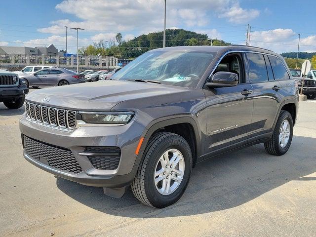 2022 Jeep Grand Cherokee Laredo 4x4