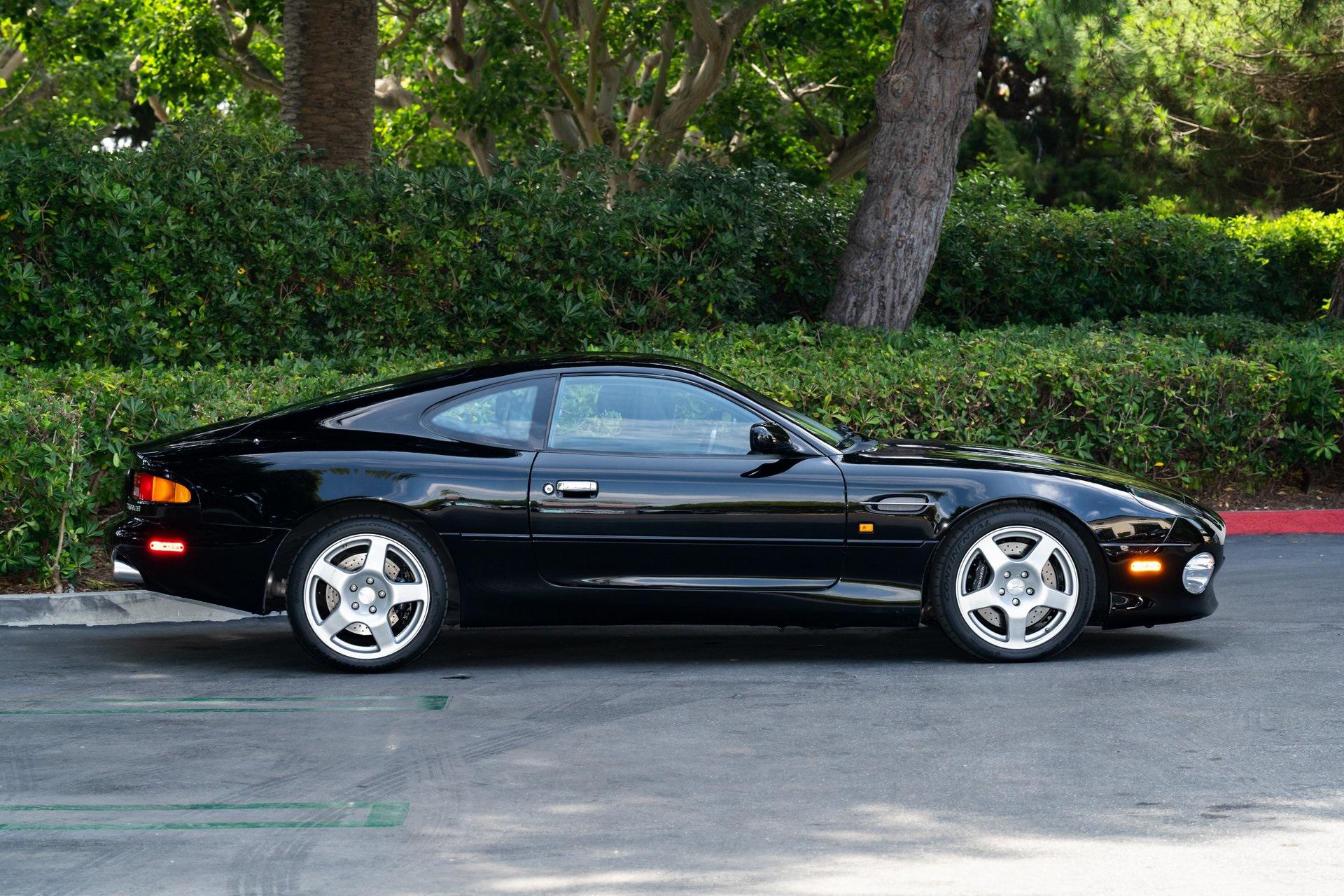 Aston Martin 2002 DB7 Vantage 