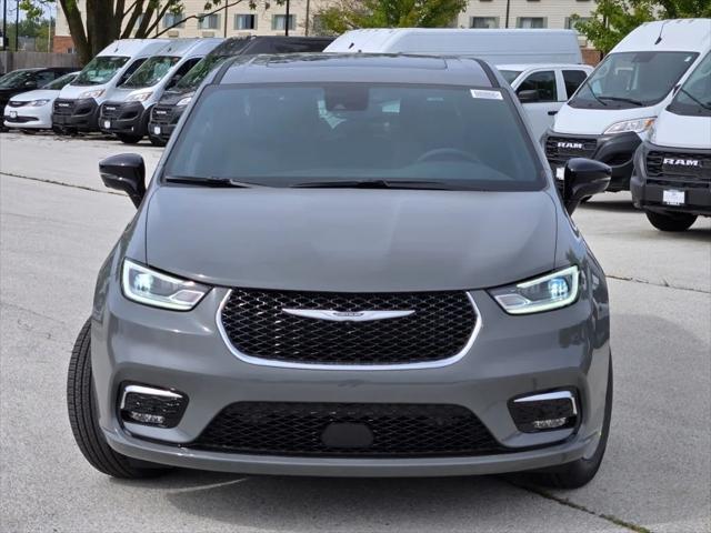 2025 Chrysler Pacifica PACIFICA SELECT AWD