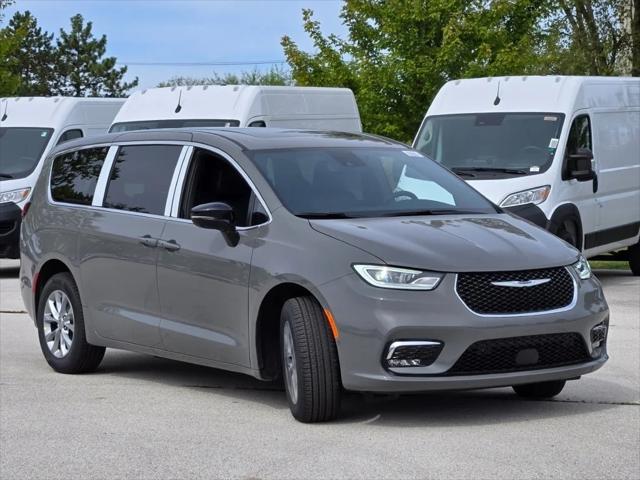 2025 Chrysler Pacifica PACIFICA SELECT AWD