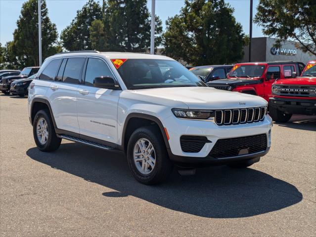 2025 Jeep Grand Cherokee GRAND CHEROKEE LAREDO 4X4